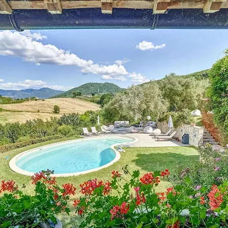 Enchanting Villa With Swimming Pool And Jacuzzi Overlooking The Lake Villa *