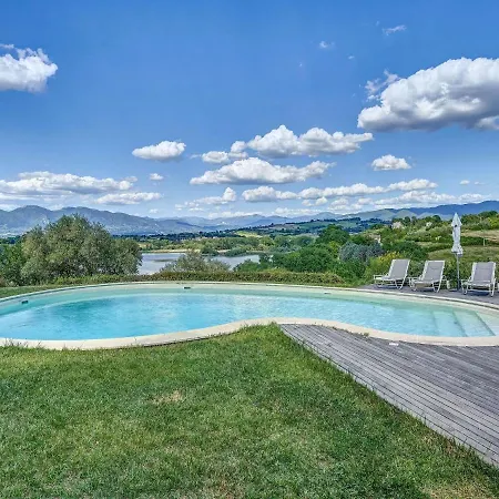 Villa Enchanting Villa With Swimming Pool And Jacuzzi Overlooking The Lake *