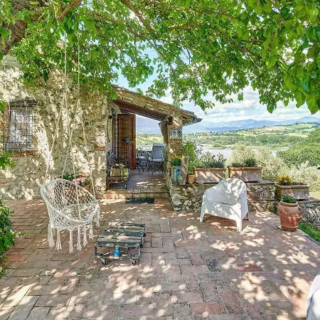 Enchanting Villa With Swimming Pool And Jacuzzi Overlooking The Lake